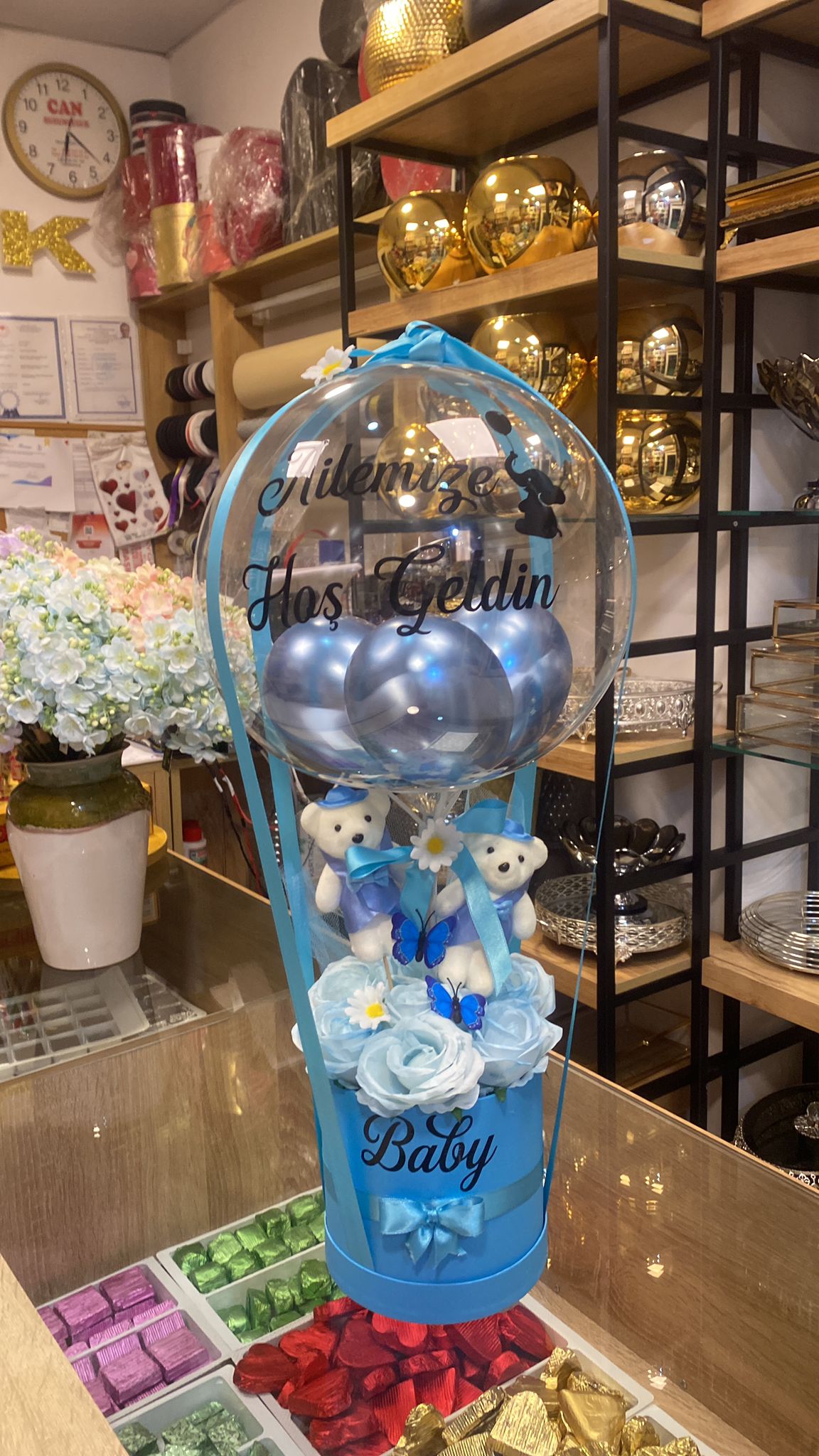 Erkek Bebek İçin Balonlu Yapay Çiçek