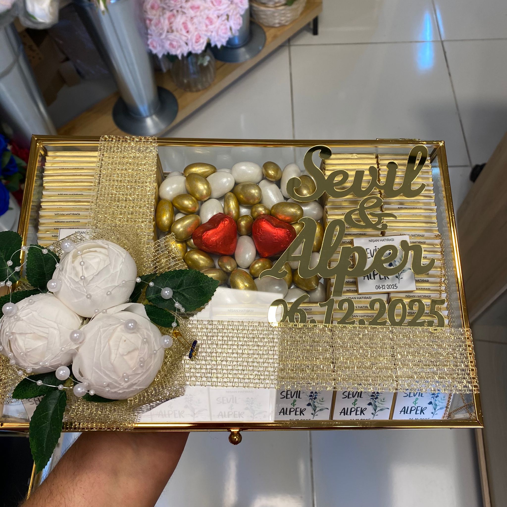 1kg Cam Kutuda Kız İsteme Çikolatası